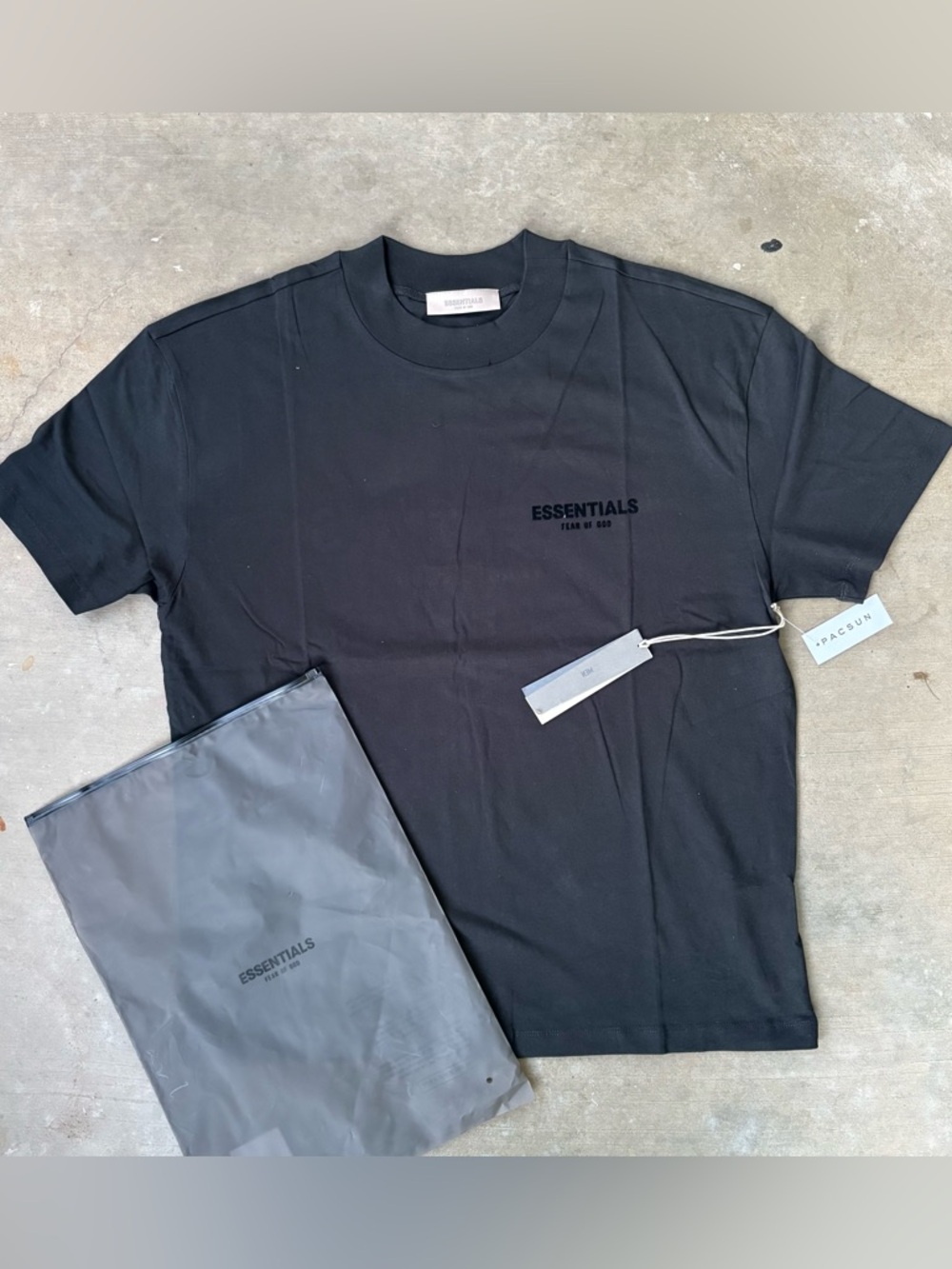 Fear of God ESSENTIALS Men's Black tshirt